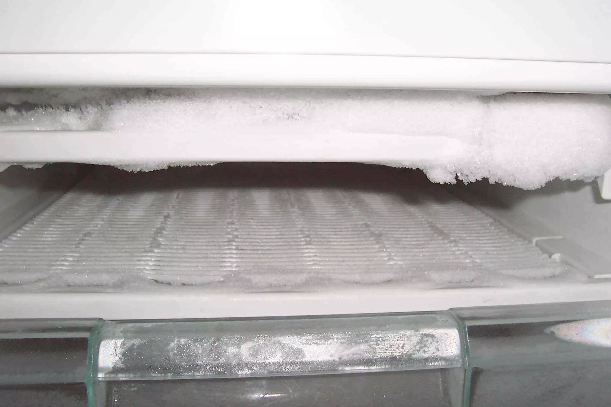冰箱下面结冰严重怎么办