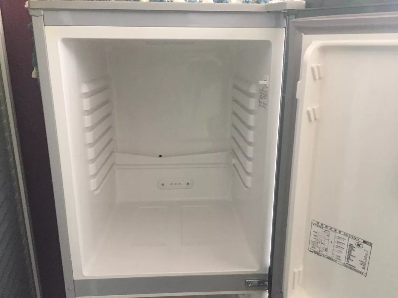 冰箱里结霜怎么办