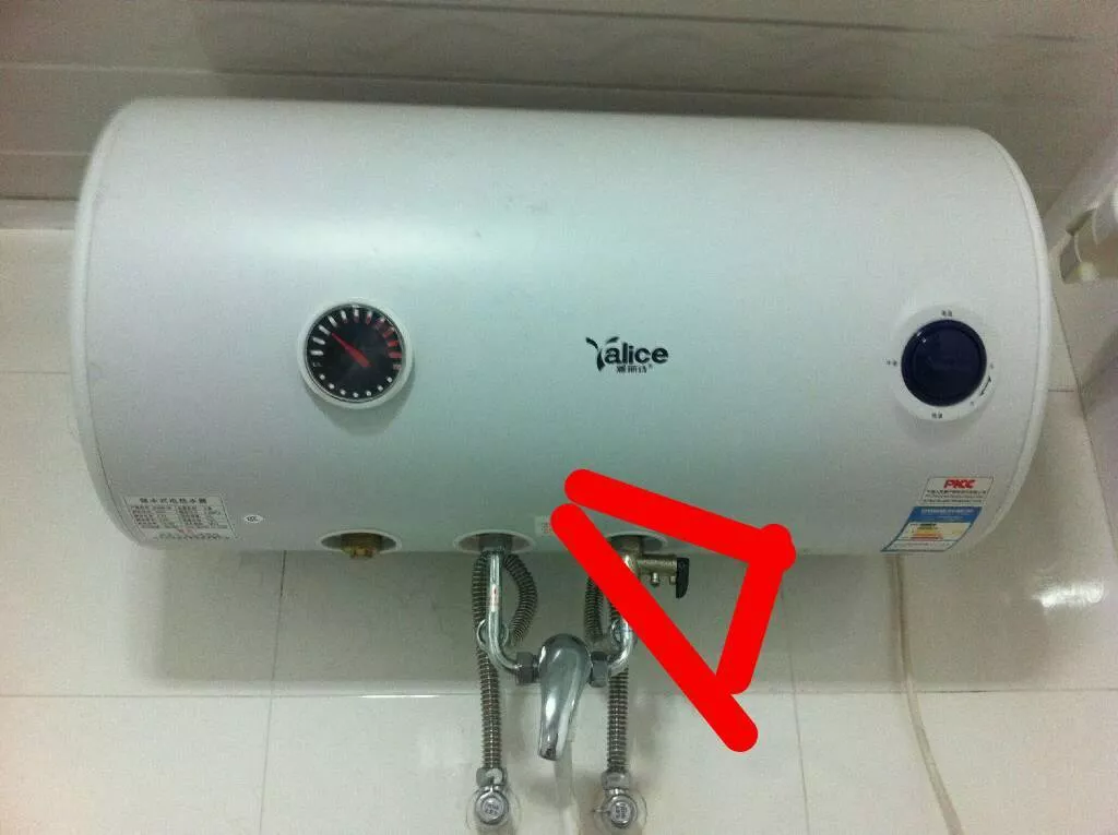 热水器热水量不够洗澡
