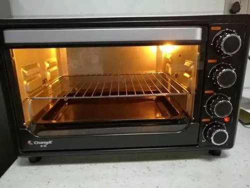 烤箱臭了怎么办