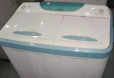 双桶洗衣机洗衣时排水怎么办