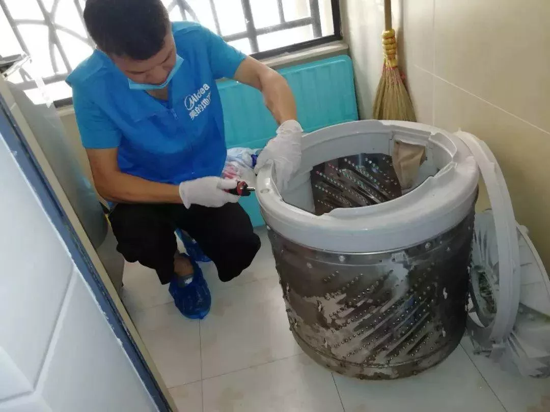 滚筒洗衣机怎么清理污垢