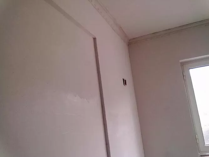 乳胶漆墙面翻新该怎么处理
